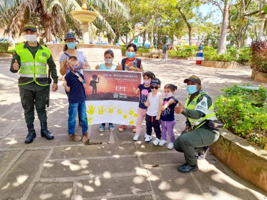 Conmemoramos_este_día_resaltando_la_valiosa_labor_de_la_mujer_policía_en_santander_5