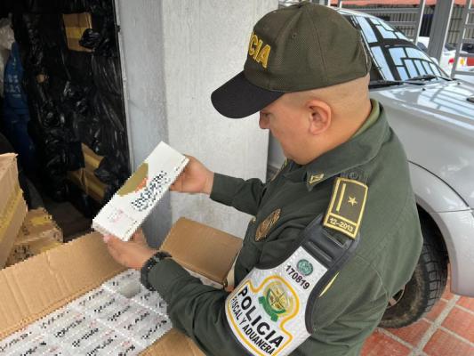 Rueda-de-prensa-aprehensión-cigarrillos-contrabando-Cali