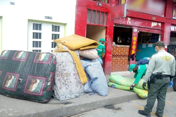 Dos hoteles cerrados por falta de documentación para su funcionamiento 