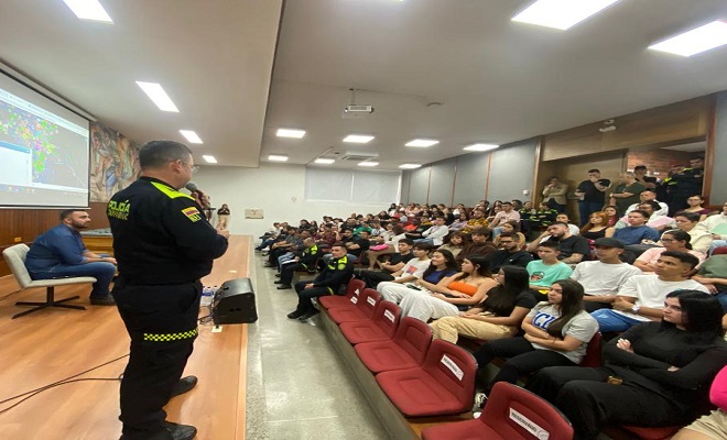 Cerca de 300 personas participaron del conversatorio 