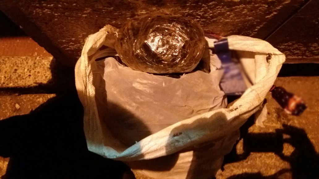 costal-base-coca-camuflada-platano-yuca