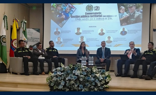 Apertura del evento y presentaci&oacute;n de panelistas que conformaron el conversatorio "Gesti&oacute;n P&uacute;blica Territorial"