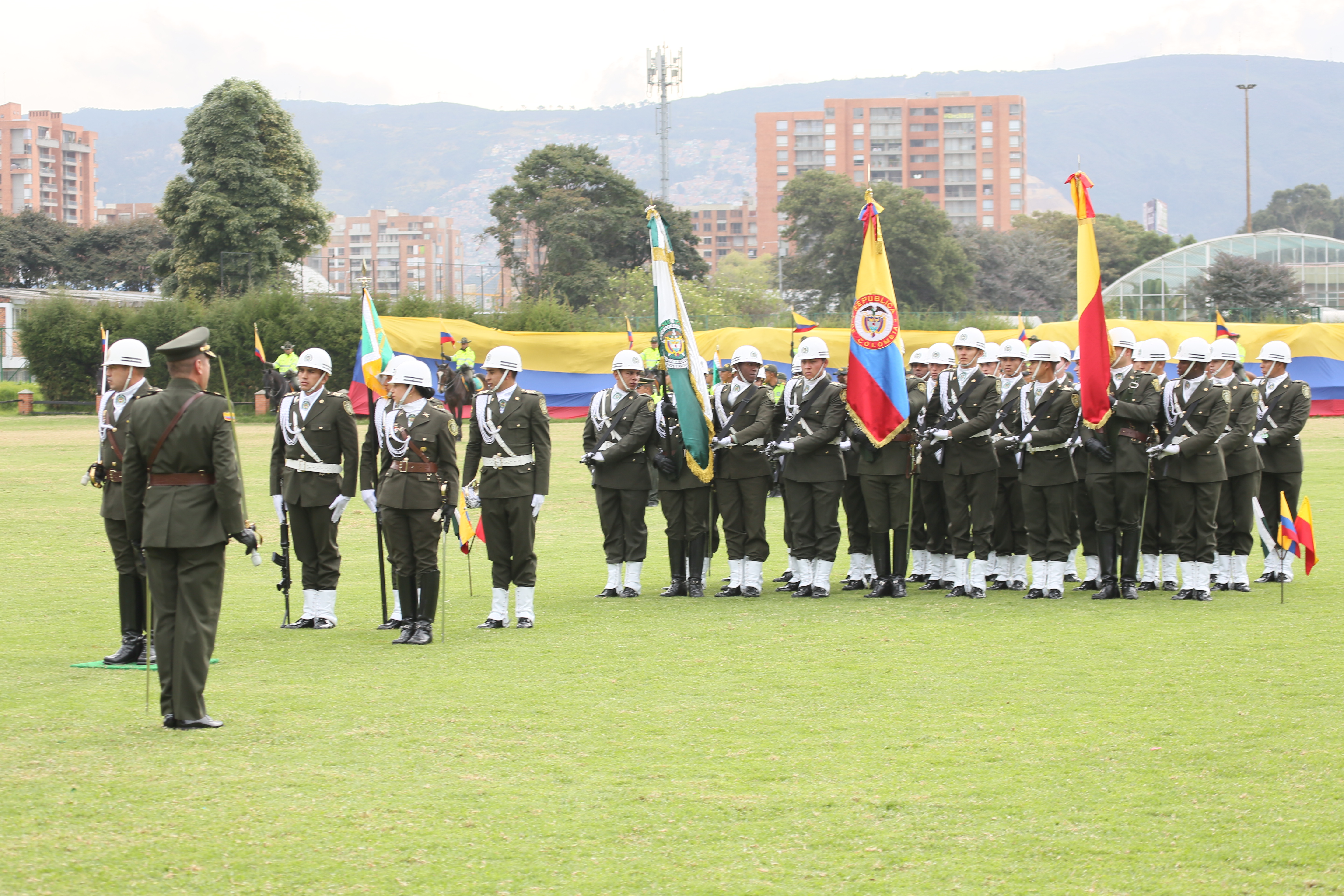 Teniente Coronel José Andrés Pulido Tobo asume como Director de la ESMEB