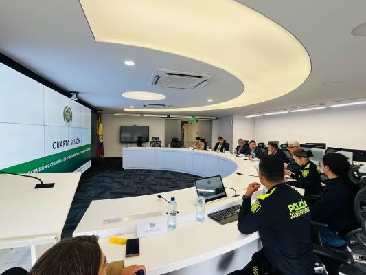 La sesión abordó avances en validación de competencias, certificaciones, uso de tecnología y proyectos estratégicos para fortalecer la profesionalización del servicio policial.