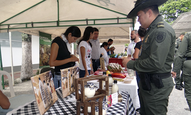 ‘Juntos-con-el-campo’-con-nuestros-Carabineros-acompañamos-a-los-campesinos-del-Meta