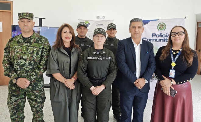 autoriades regionales de goberncion y policía en la cumbre regional de gobernadores y alcaldes