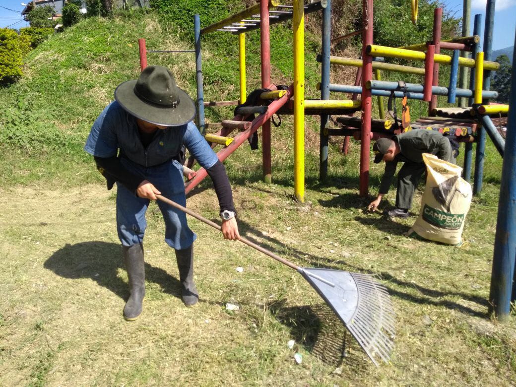 En-navidad-la-policía-recupera-parques-en-el-sur-y-occidente-del-departamento-2