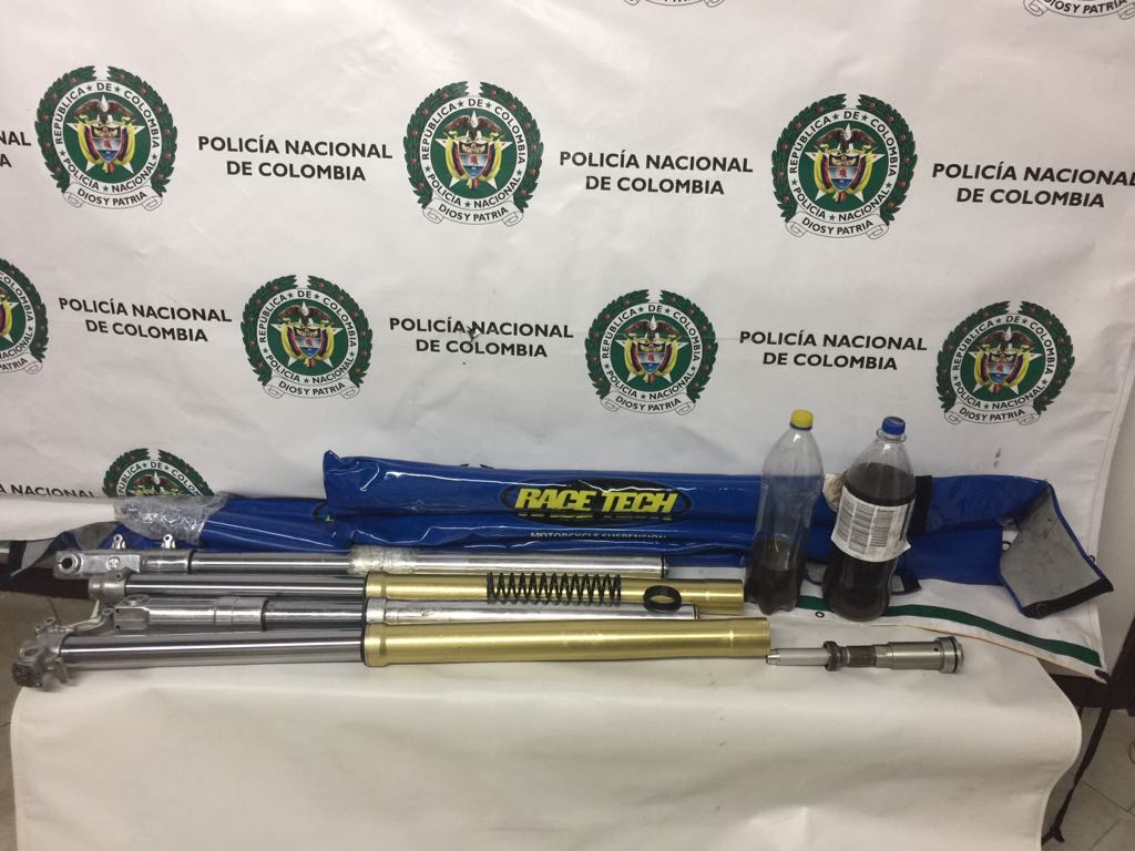 Mediante-encomienda-pretendían-enviar-cocaína-liquida-2