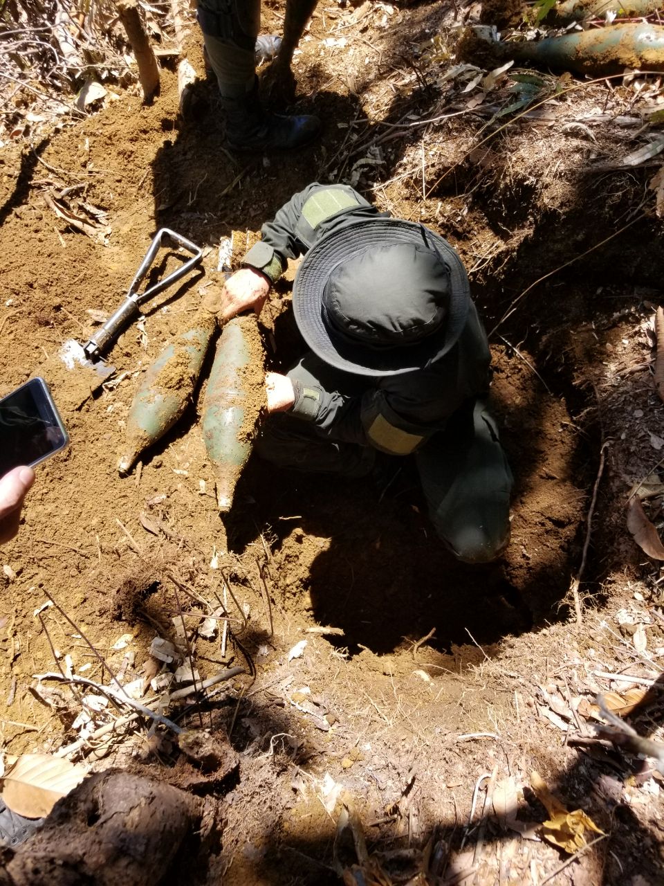 En-actividades-de-inteligencia-se-ubicó-caleta-con-material-de-guerra.3