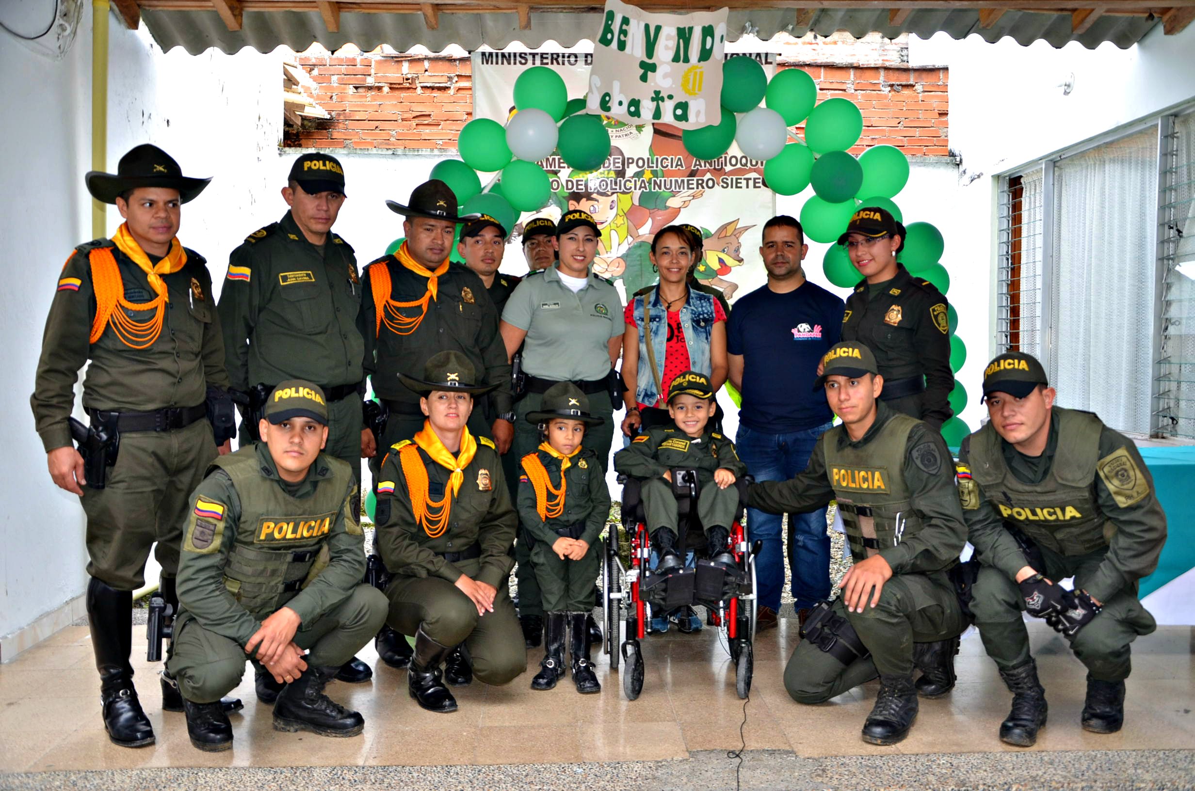 Cumpliendo-el-sueño-a-un-niño-de-trabajar-por-la-convivencia-y-seguridad-ciudadana. 