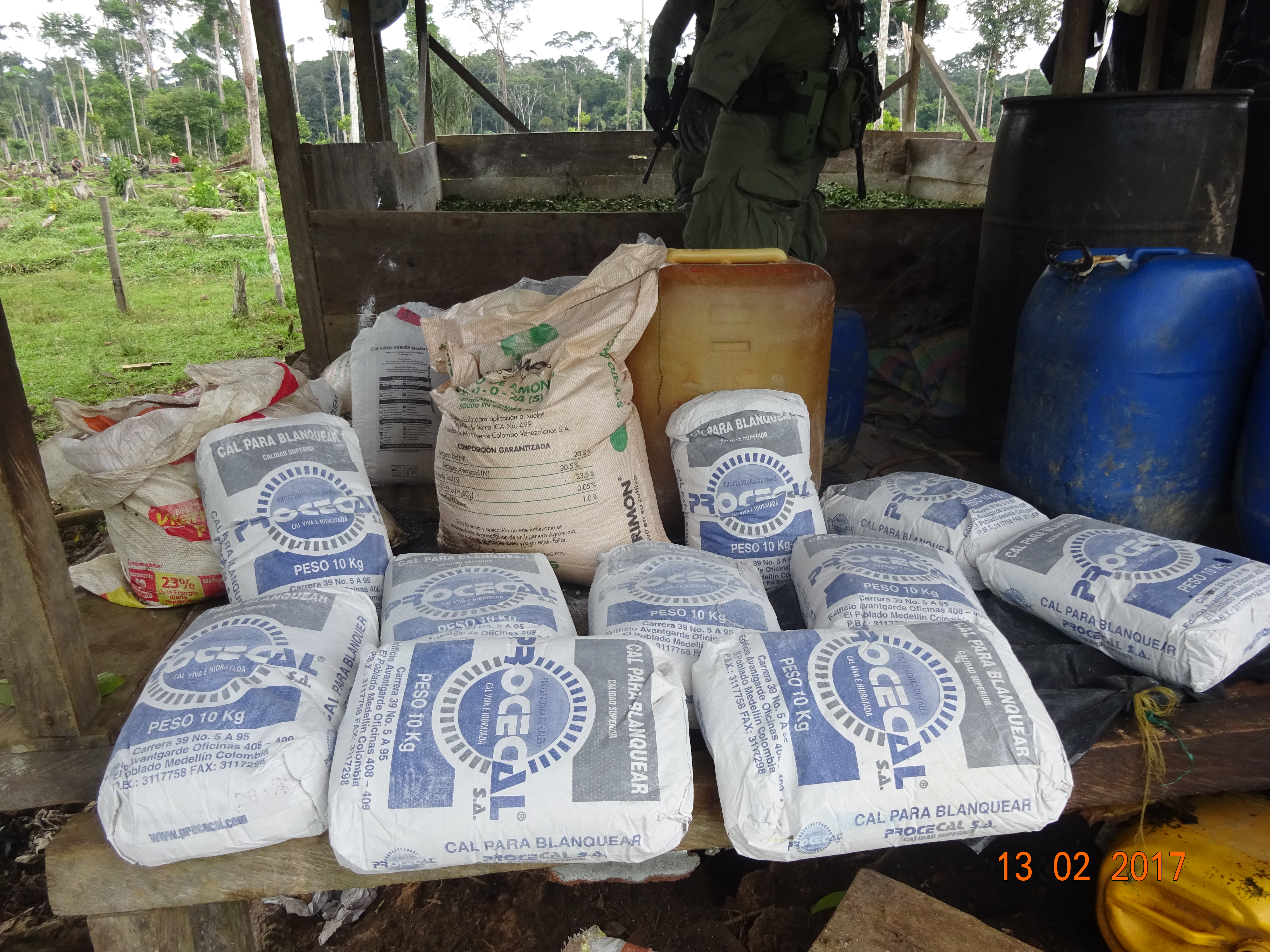 Gran-golpe-a "la constru"; -168 laboratorios-destruidos