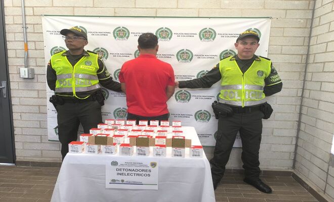 La Capturada y el Material Explosivo Fueron Puestos a Disposición de la Fiscalía General