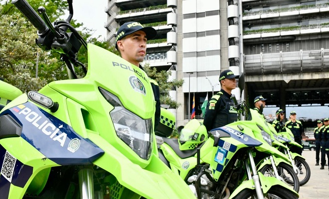 dispositivos en el lanzamiento del plan navidad en Medellín