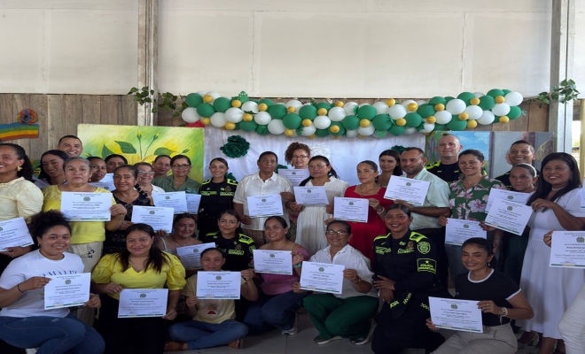 Docentes se capacitan con la Policía Metropolitana en prevención y convivencia en San Pelayo