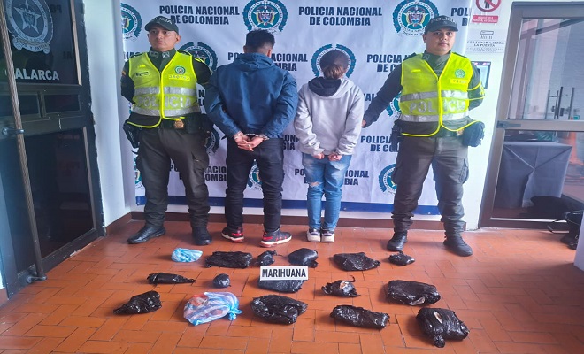 Los paquetes iban ocultos en un vehículo particular