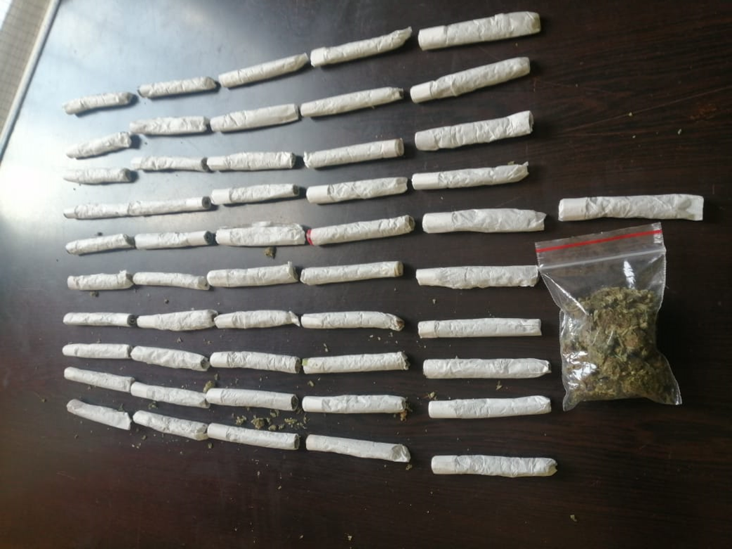 Dos personas fueron capturadas transportando estupefacientes en hechos aislados