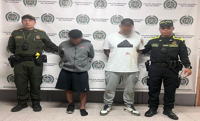 dos hombres capturados por desplazamiento forzado y hurto en robledo