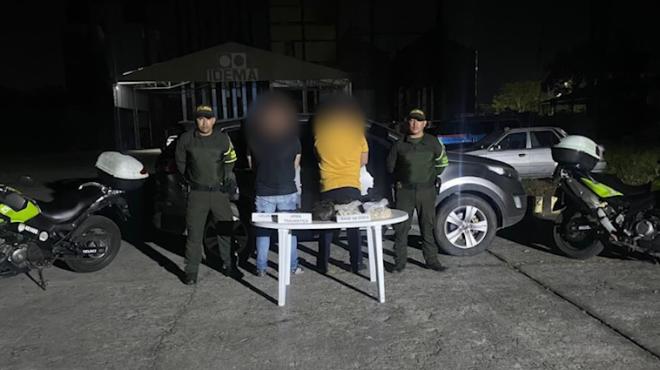 Dos hombres fueron capturados con 11 paquetes de base de cocaína 