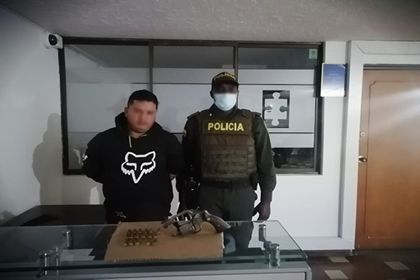 portaban_de_forma_ilegal_un_arma_de_fuego