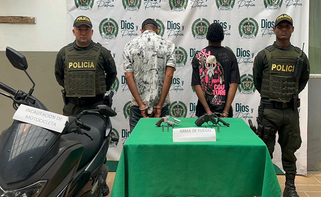 Dos hombres capturados en flagrancia por porte ilegal de armas de fuego
