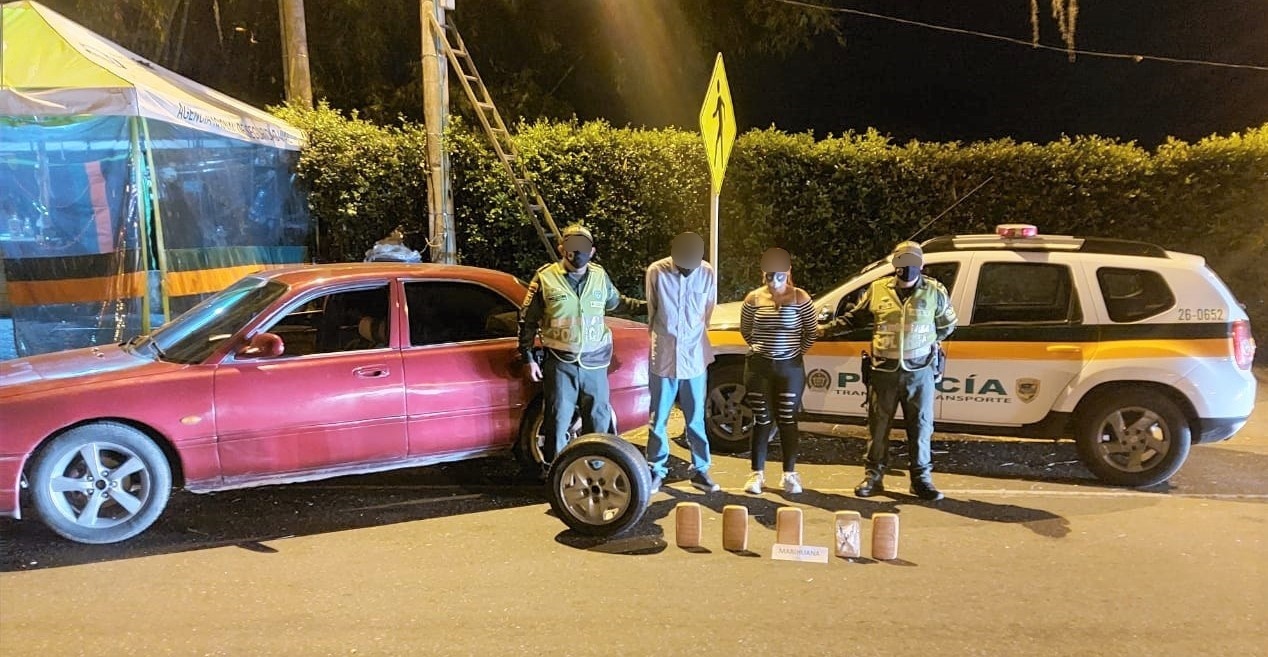 5 kilos de marihuana venían en la llanta de un automóvil 