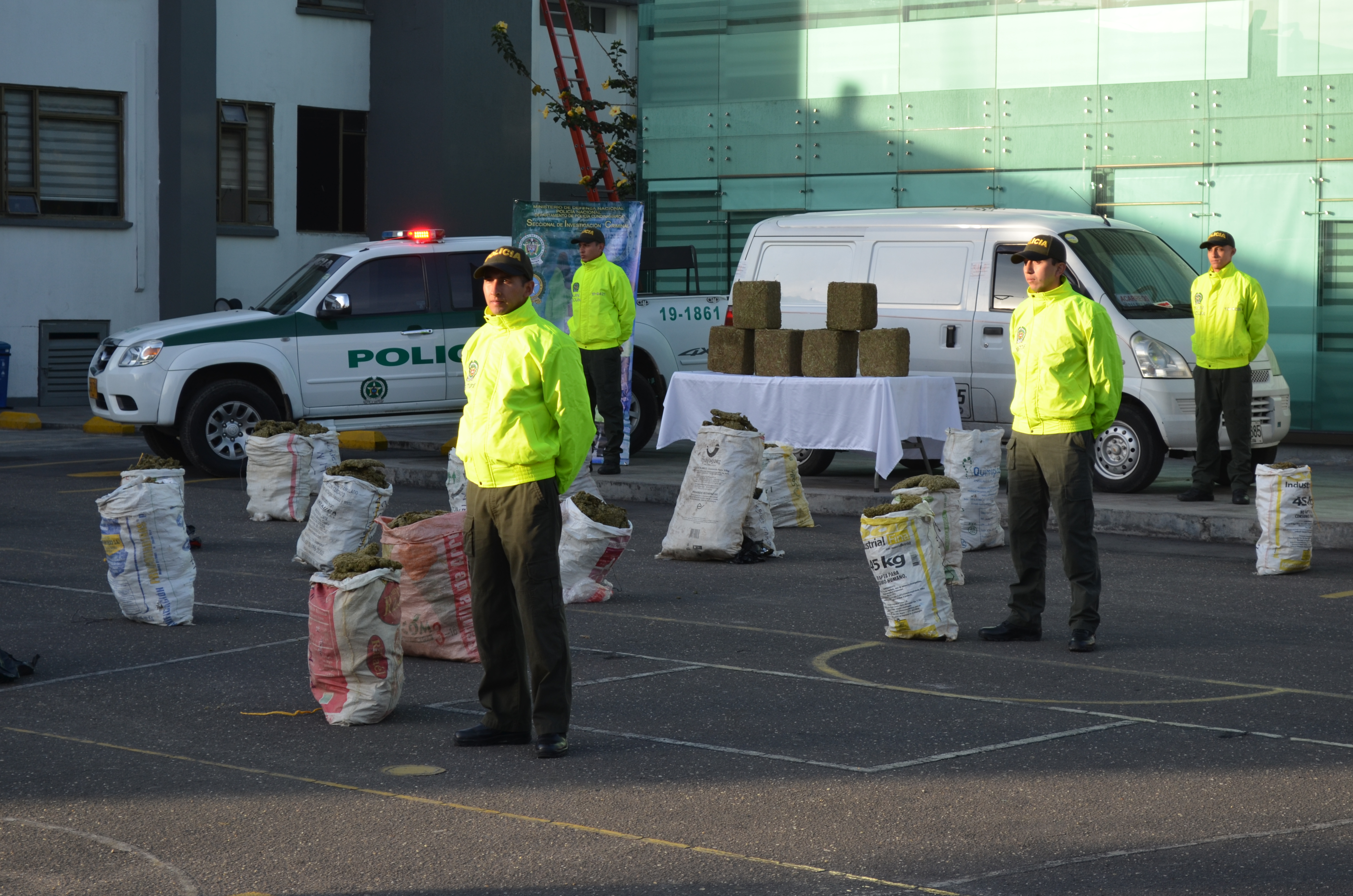 Pretendían distribuir la marihuana a municipios de Cundinamarca en vehículo de servicio público
