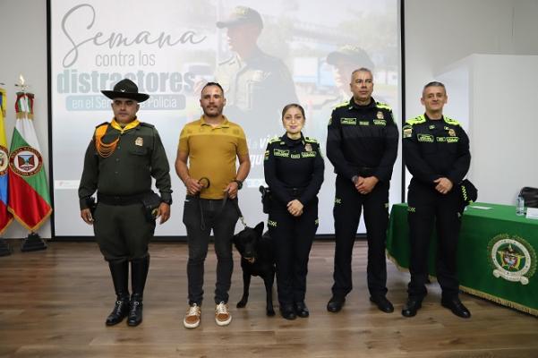 ocho años de servicio del canino Logam en la Policía Nacional