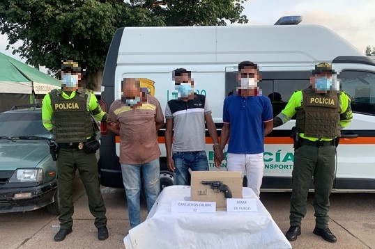 En-Bosconia-capturamos-a-tres-hombres-con-un-arma-de-fuego-ilegal