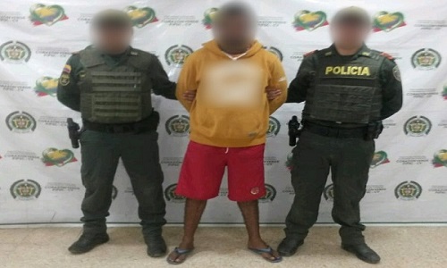 Esta persona presenta dos órdenes de captura vigentes