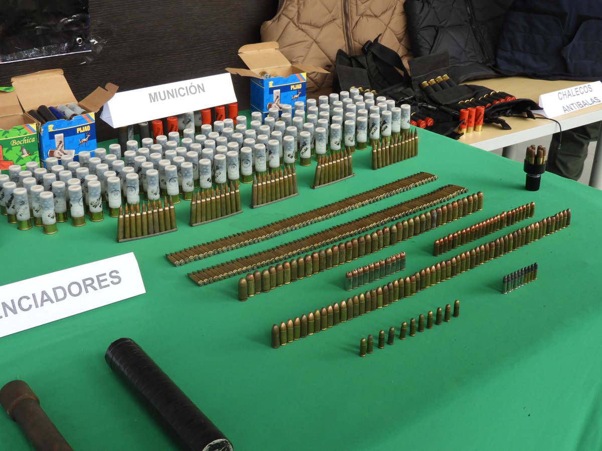 en-el-operativo-fue-incautado-gran-arsenal-de-armamento