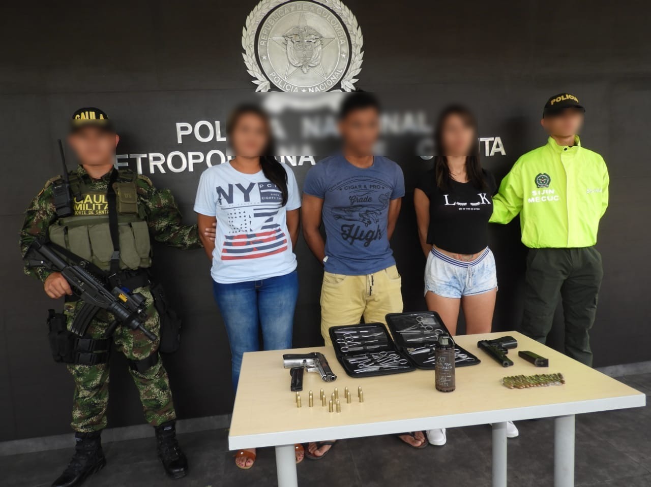 En-el-marco-de-la-Operación-Esparta-fueron-capturadas-dos-mujeres-y-un-hombre-presuntos-integrantes-del-clan-del-golfo