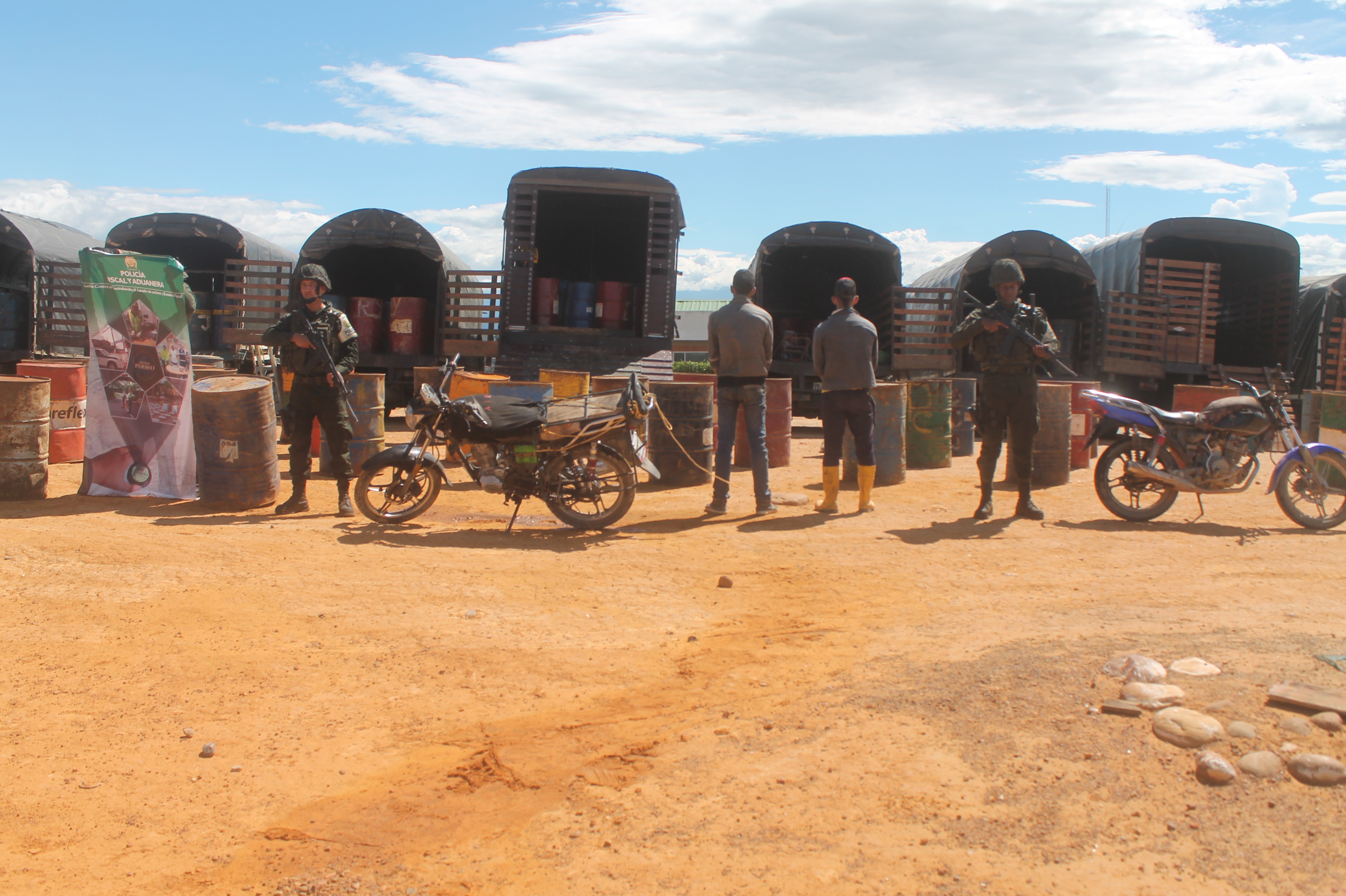 En-un-operativo-en-el-municipio-de-Puerto-Santander-fueron-incautaron-15-mil-galones-de-combustible