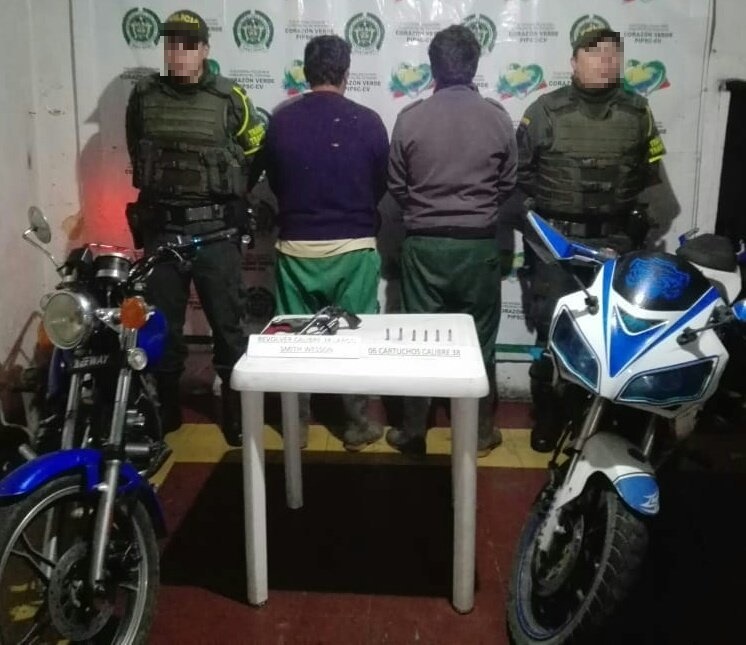 en-una-rapida-accion-policial-fueron-capturados-dos-sujetos-por-los-delitos-de-hurto-y-porte-ilegal-de-armas-de-fuego