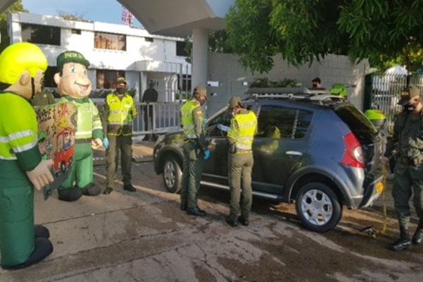 En-Valledupar-realizamos-controles-a-la-entrada-y-salidas-en-las-instalaciones-policiales