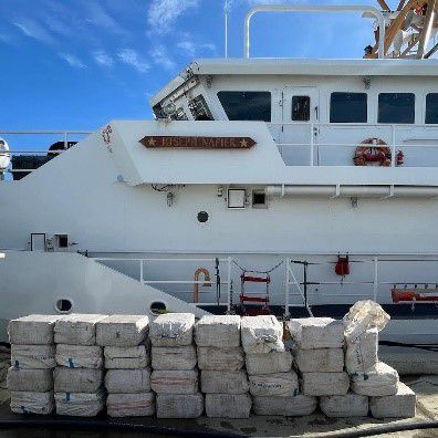 En-aguas-mar&iacute;timas-de-Puerto-Rico-caen-924-kilos-de-clorhidrato 