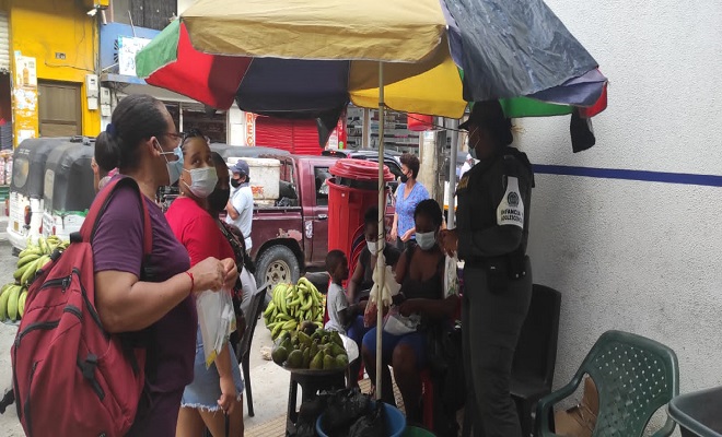 En el mes del trabajador visitamos a vendedores informales del mercado de Istmina