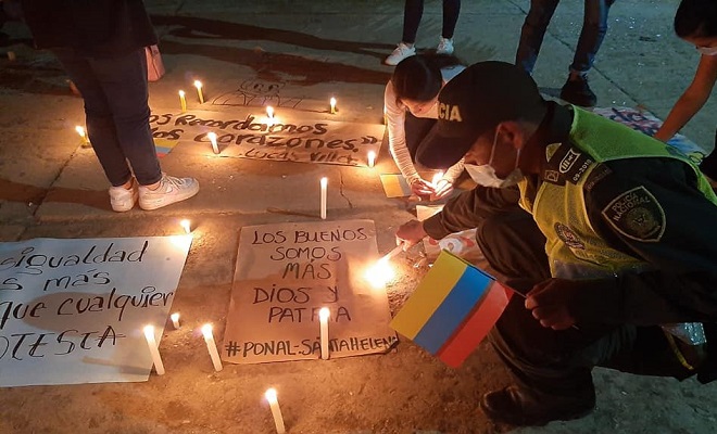 En_Santander_se_realizó_velatón_por_nuestro_país_4