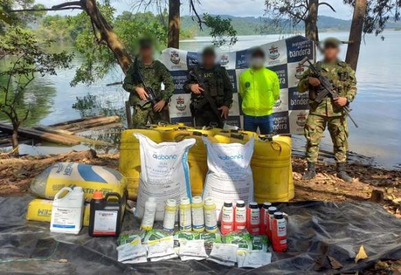 En desarrollo de la actividad de policía se hallaron en zona rural de esta subregión del alto Sinú, insumos para el procesamiento de pasta base de coca