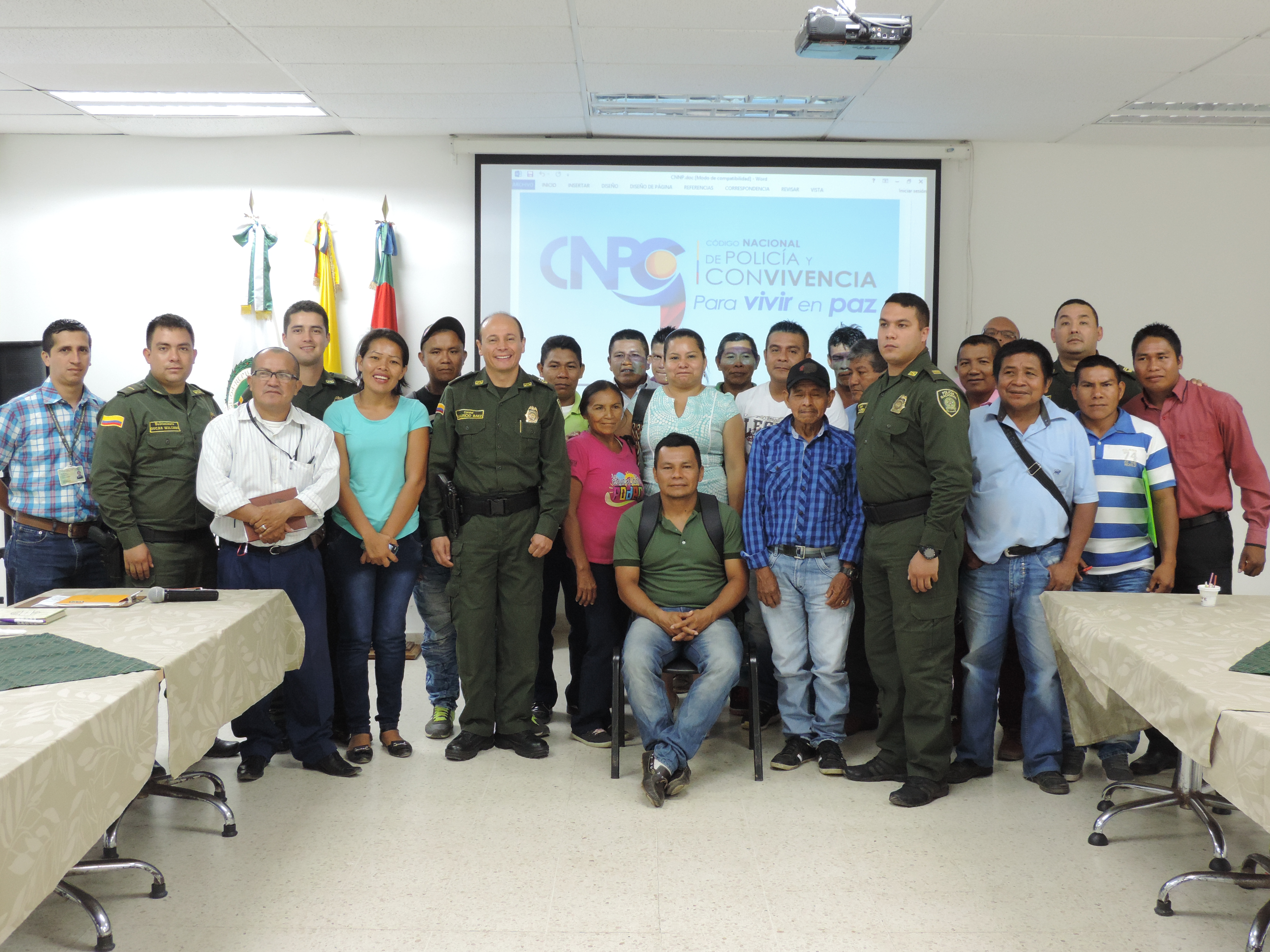   encuentro de autoridades idigenas del Guainia y la Policia Nacional