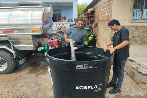 Una jornada solidaria que llevó esperanza y alivio a familias Wayuu afectadas por la escasez de agua en la zona rural de Riohacha.