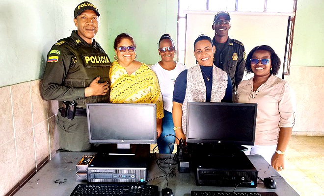 Entrega de 04 equipos de cómputo en zona rural del municipio de Puerto Tejada