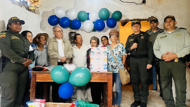 Policía Nacional remodela casa de Doña Socorro, una mujer de 101 años
