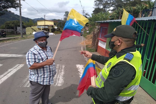 Más de 100 banderas adornaron el corregimiento de Santa Ana 