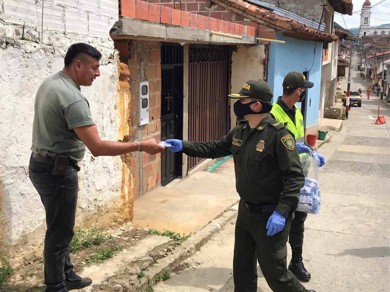 Hemos entregado cerca de 500 tapabocas a sectores vulnerables