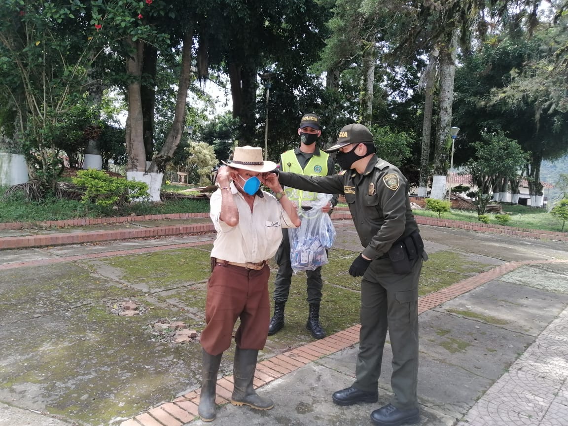 Hemos entregado cerca de 500 tapabocas a sectores vulnerables