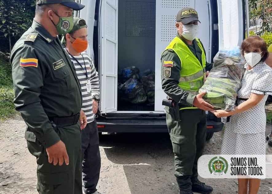 Llegamos a hogares vulnerables para entregar mercados donados por campesinos