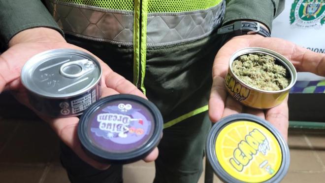 Revise bien los elementos que su hijo ingresa a su hogar, podría tratarse de estupefacientes