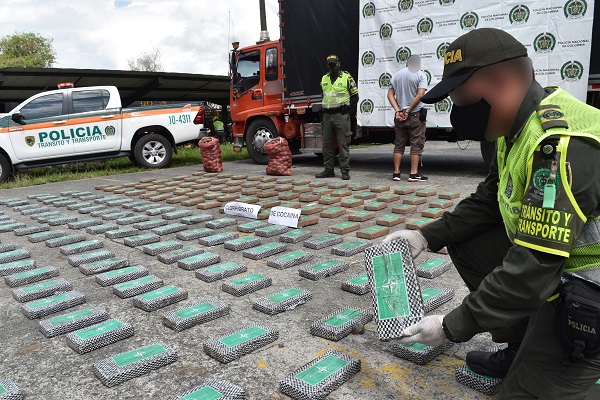 Encaletado en costales de papa fueron hallados 256 kilogramos de estupefacientes 