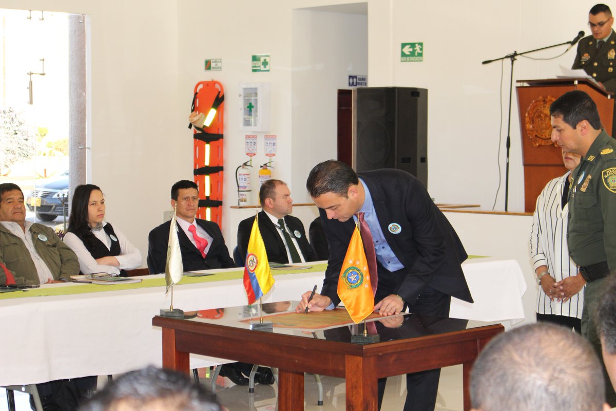 Firma pacto por la seguridad empresarial