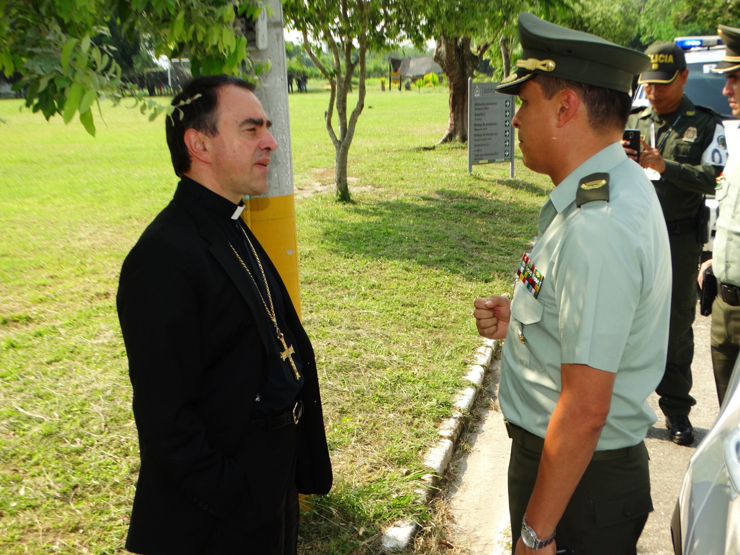 La Escuela de Policía Gabriel González Recibe al Nuncio Apostólico